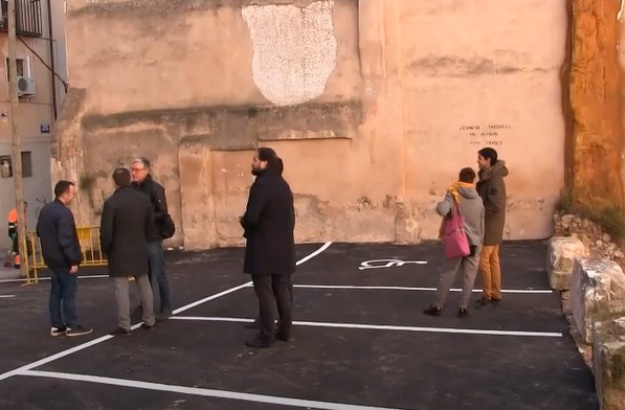 Fotografia de les noves places d'aparcament al carrer Sant Jaume