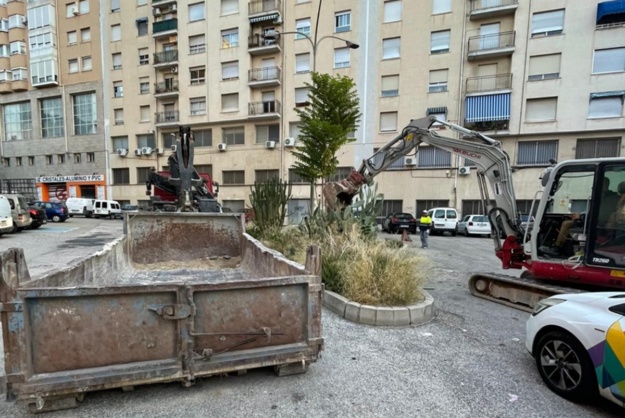 Obras en la plaza de Benissaidó