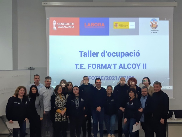 Cloenda del taller d'ocupació Desembre de 2022 - Foto de grup