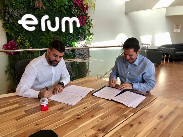 Signatura entre ERUM i l'Ajuntament d'Alcoi