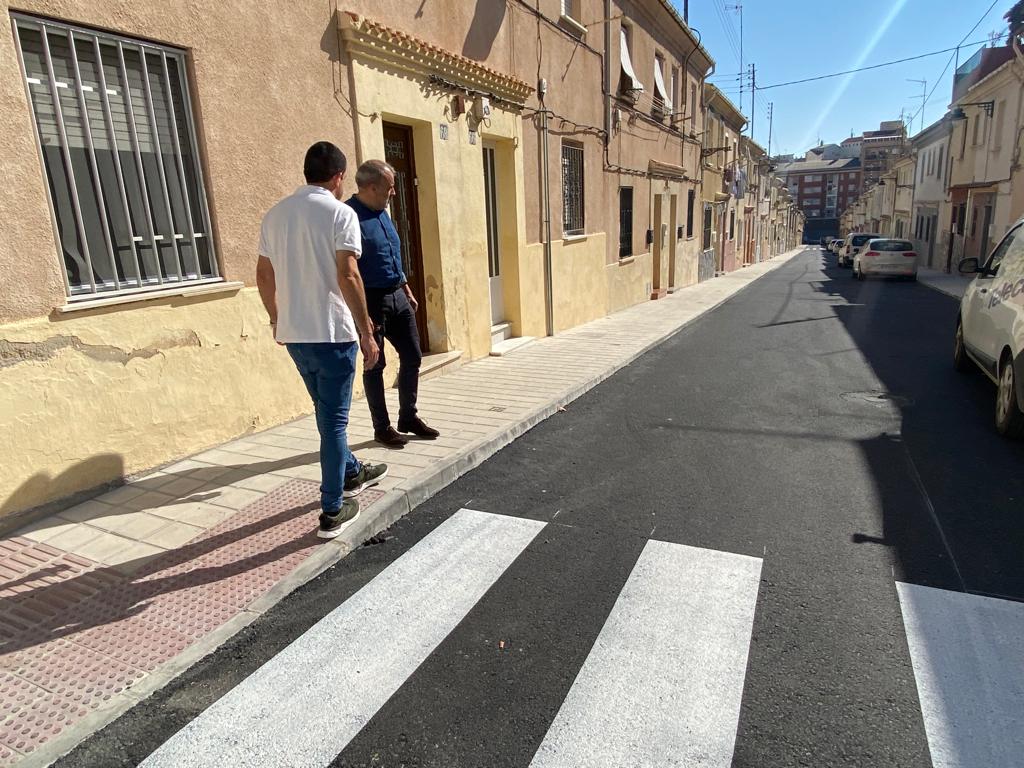 Visita de l'alcalde i el vicealcalde d'Alcoi a Els Clots