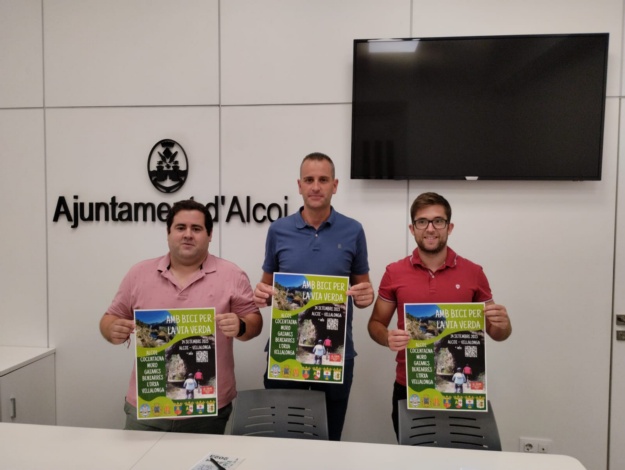 Foto de la rueda de prensa En bici por la Vía Verde