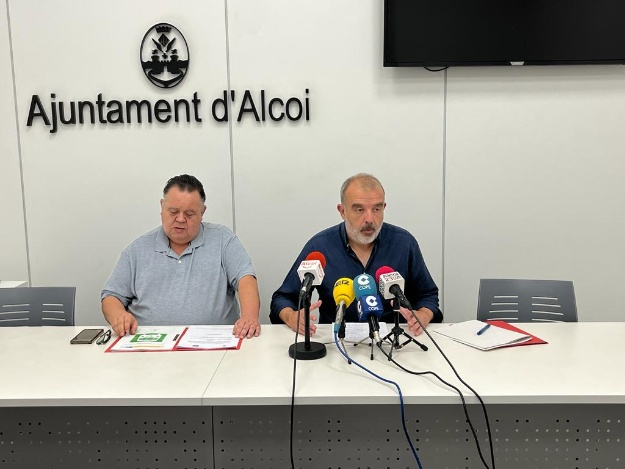 Foto de la roda de premsa del nou Servei d'autobús