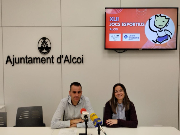 Alberto Belda y Ayesha Verdú en la rueda de prensa