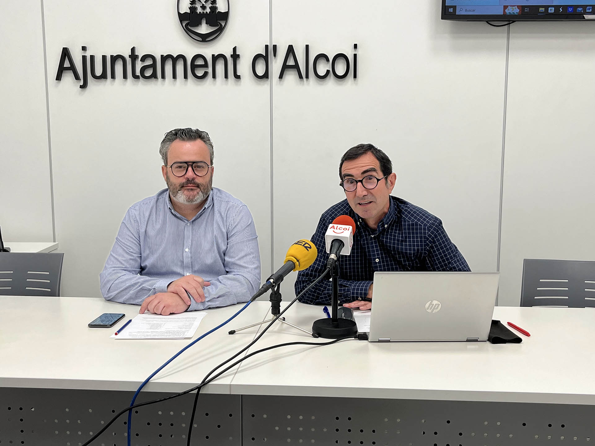 Raül Llopis y Jordi Silvestre en la rueda de prensa de la Mostra de Teatre Escolar