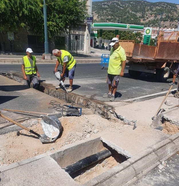 Instal·lació del semàfor en La Beniata