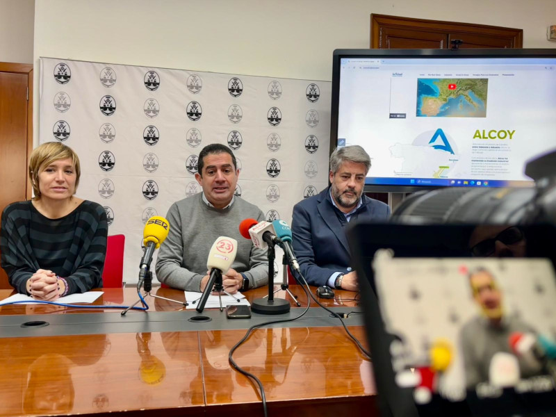 Elisa Guillem, Toni Francés y Pablo de Gracia en la rueda de prensa