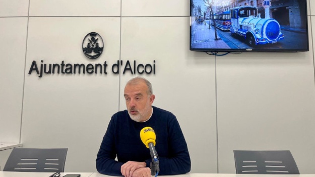 Jordi Martínez explica el trenet en rueda de prensa