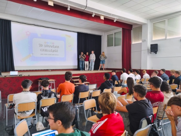 Estudiantes de l'IES Cotes Baixes y de Mercantec