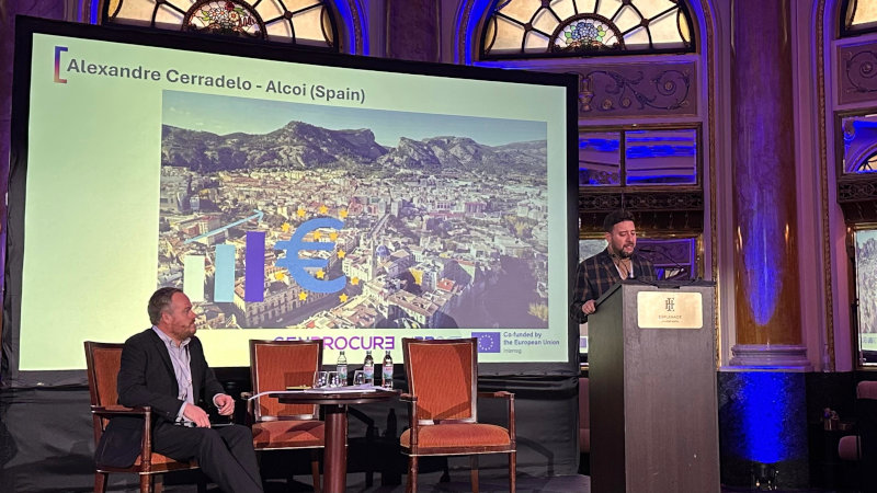 Àlex Cerradelo presentant el Pla d'Acció Integrat a Croàcia