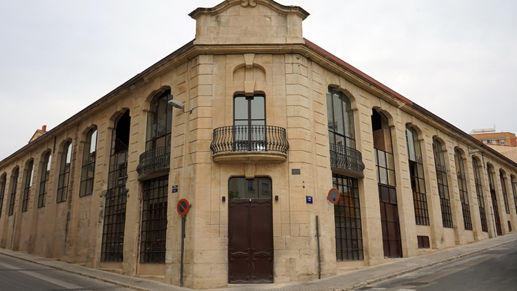 Façana de la zona d'empreses del PTUR