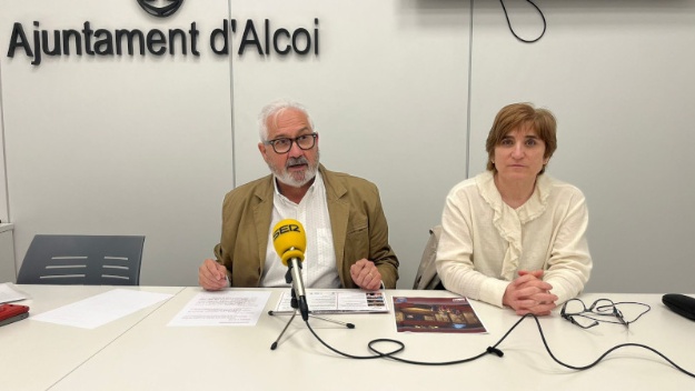 Juan Ignacio Trelis, concejal de Patrimonio Cultural y Palmira Torregrosa, directora del Museu Arquelògic en rueda de prensa