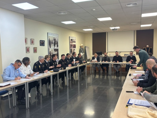 La Junta de Seguridad reunida en la sede de la Policía Local de Alcoy