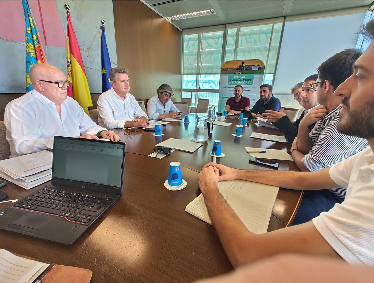 Reunión de los alcaldes de l'Alcoià-Comtat con el conseller de Transporte