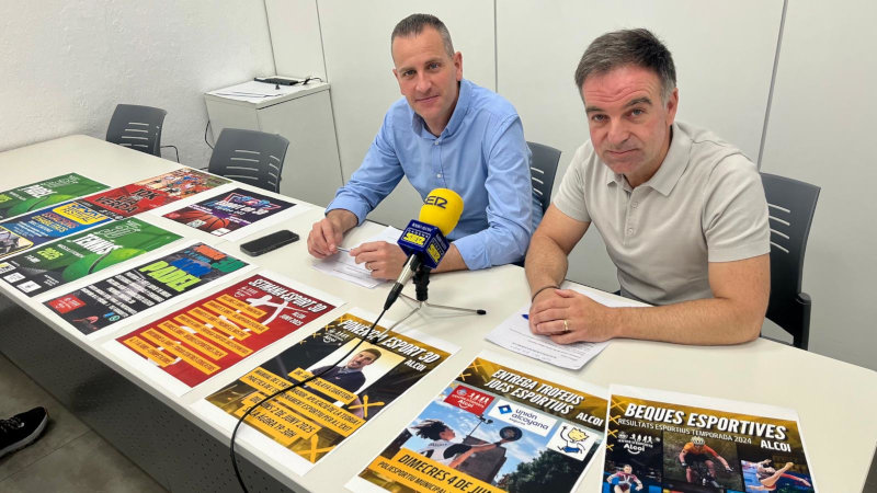 El regidor d'Esports Alberto Belda i l'assessor, Javi López en roda de premsa