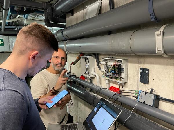 Operaris testant sensors