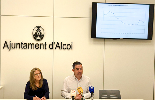 Vanessa Moltó i Toni Francés en roda de premsa