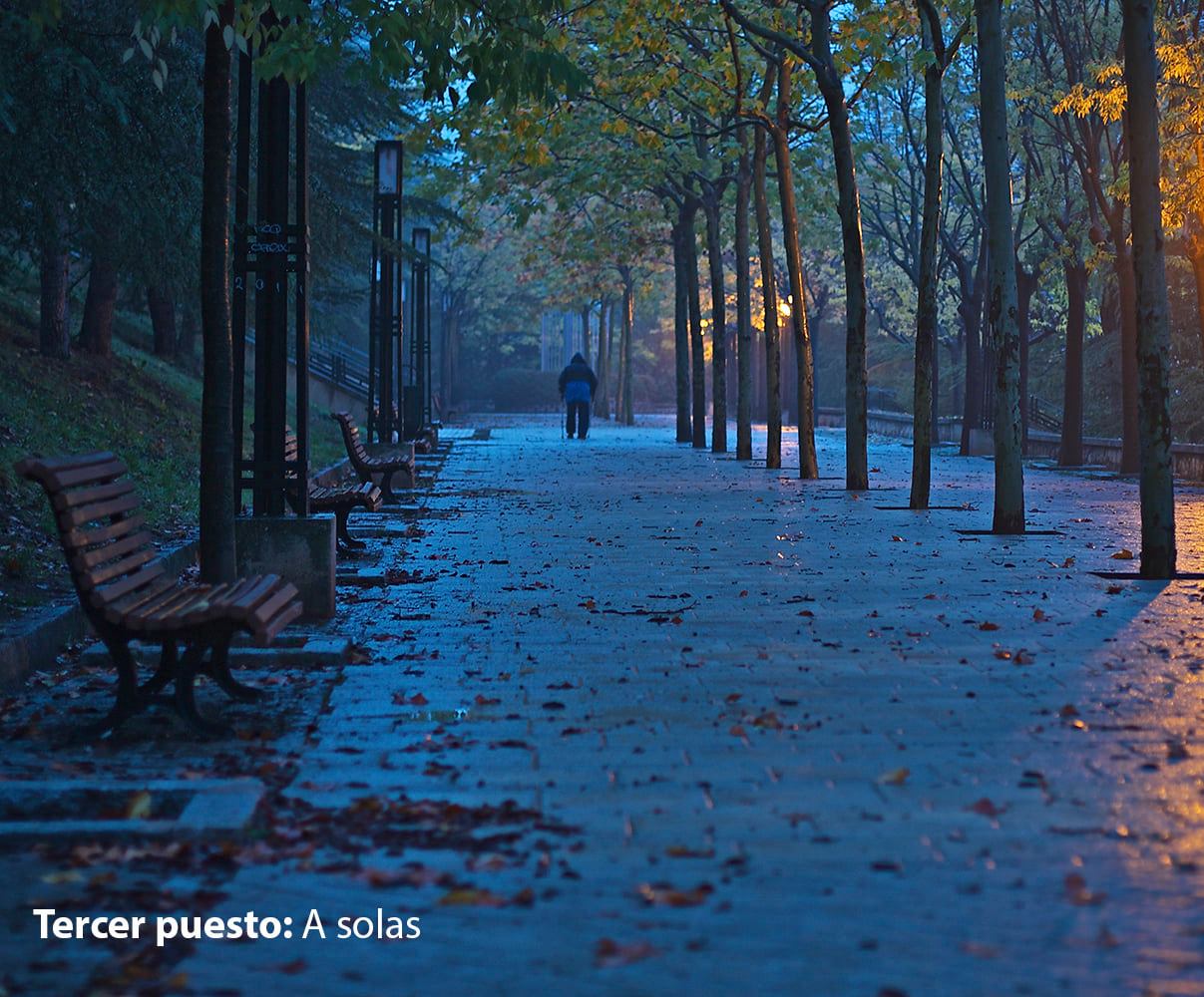 Fotografia, Tercer lloc: A solas