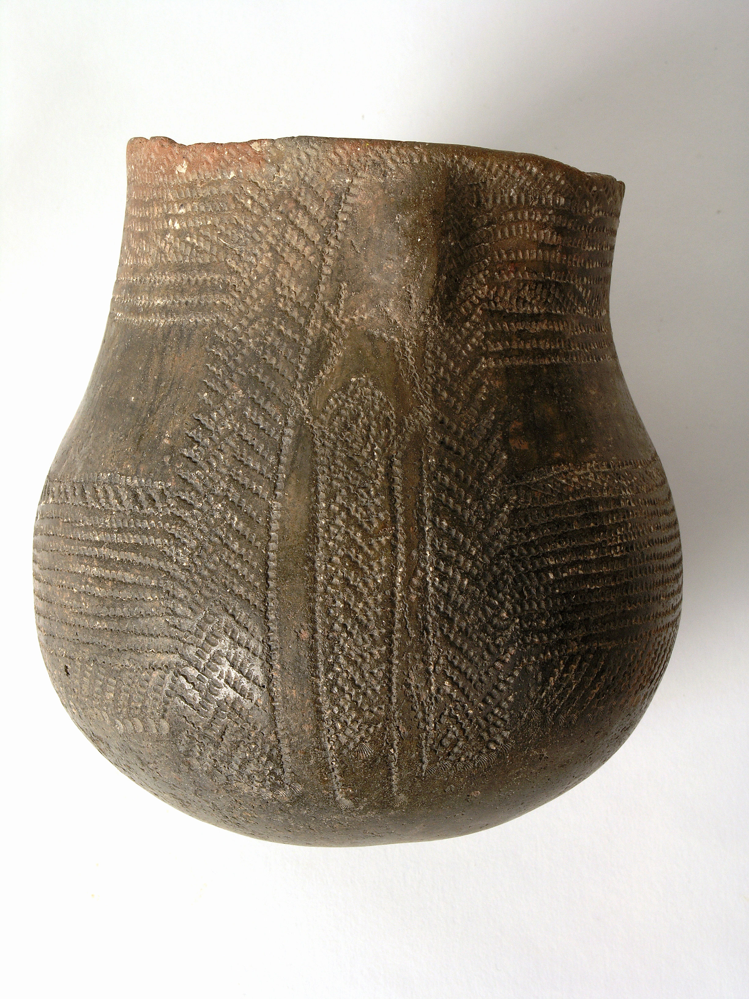 'Vas de l'Orant', ceràmica amb decoració impresa cardial. Neolític