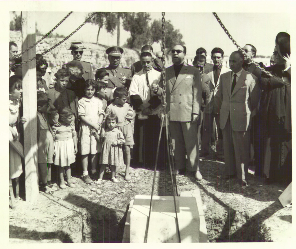 Col•locació de la primera pedra de les escoles de Batoi. 1/10/1955. Arxiu Municipal d’Alcoi (FOTO STUDIO).