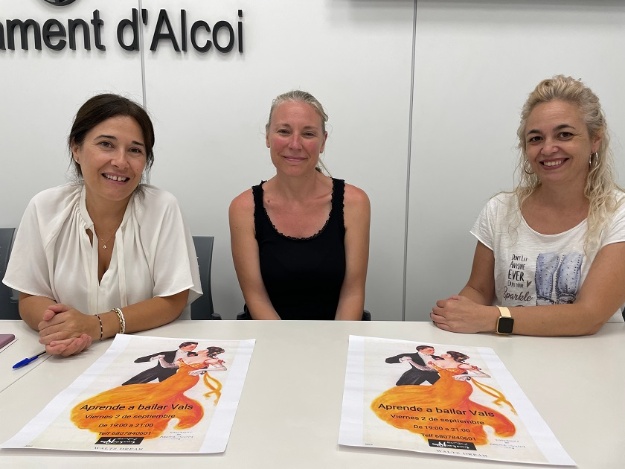 Participació de les Aules de la Gent Gran i Danzas Al-Azraq en la Fira Modernista 2022