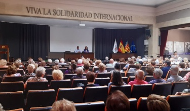 Aroa Mira i Toni Francés en l'acte de Benvinguda del curs