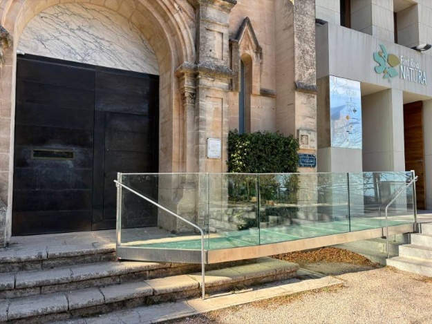 Fachada rehabilitada de la ermita de la Font Roja