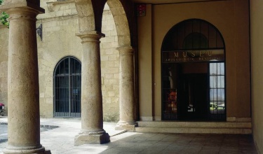 Fachada Museo Arqueológico