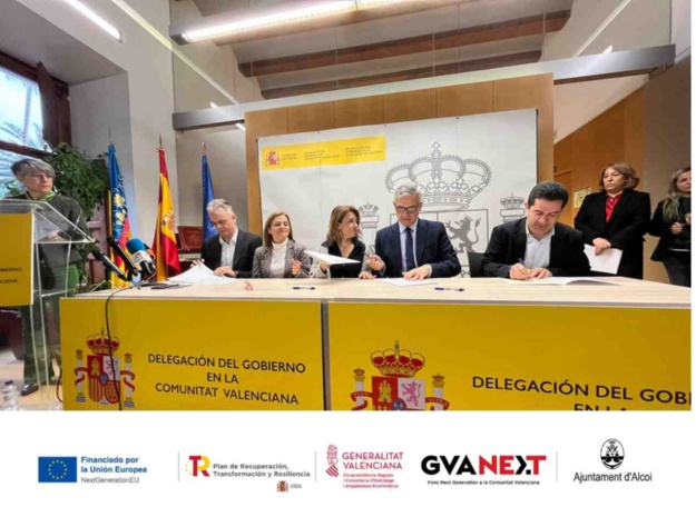 Signatura de l'acord a València de la rehabilitació dels barris Font Dolça i Sagrado Corazón