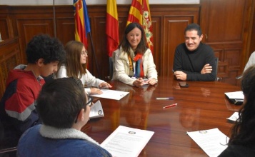 Miembros del CLIA reunidos con el alcalde