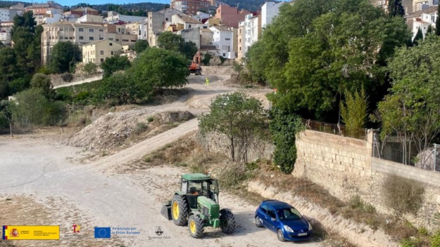 Obras en el futuro aparcamiento de La Riba