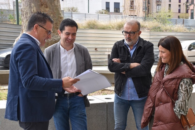 Toni Francés, Jordi Martínez, Lorena Zamorano i el diputat José Ramón González en la visita al Museu Arqueològic