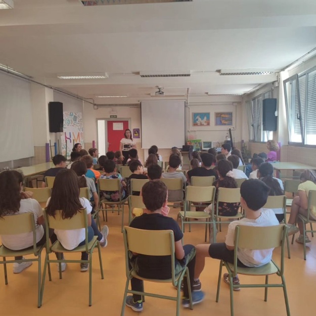 Alumnat d'Alcoi participant en una activitat