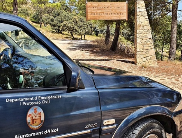 Un vehículo de Protección Civil en tareas de vigilancia
