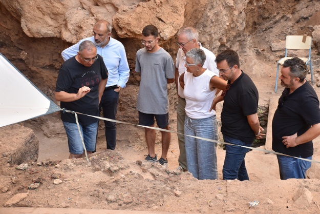 Visita de Jordi Martínez, Raül Llopis y representantes de la Conselleria de Cultura a 'El Salt'