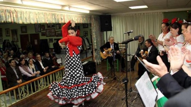 Actuación de baile flamenco en la Casa de Andalucía de Alcoi