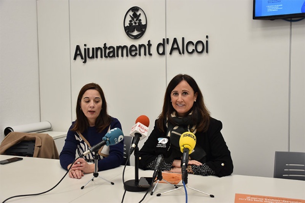 Aroa Mira i Piedad España en la roda de premsa