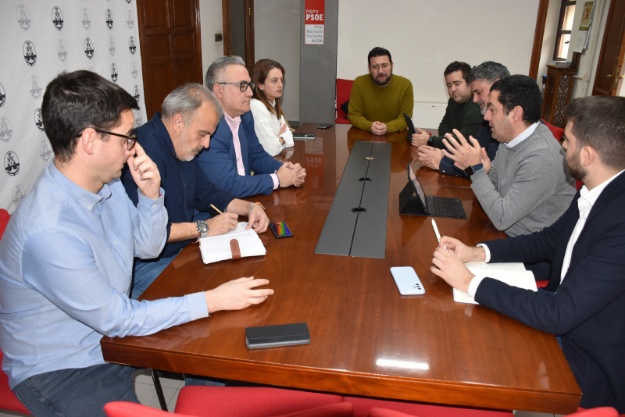 Asistentes a la reunión del Bus comarcal