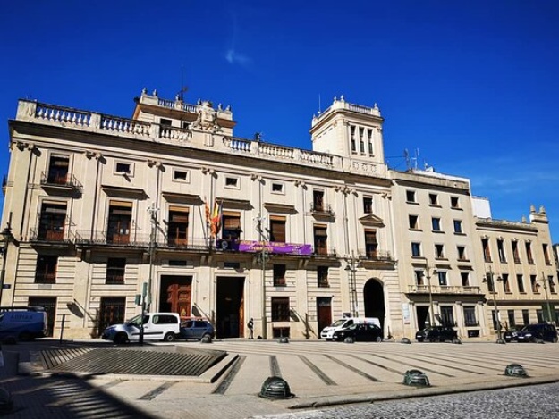 Façana principal de l'Ajuntament d'Alcoi