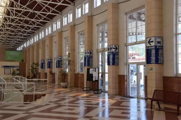 Interior de l'estació d'autobusos