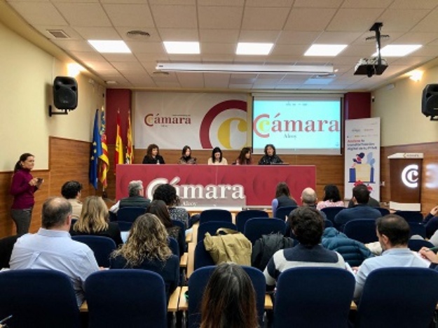 Un moment de la jornada de contractació