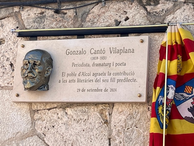 Placa inaugurada a la Plaça Gonçal Cantó