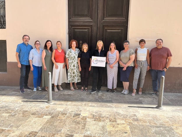 Foto de grup de representants del Fons Valencià de Solidaritat