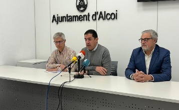 L'alcalde d'Alcoi, el gerent de Més Ciutat i el director d''El Nostre', en roda de premsa