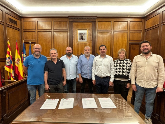 Representants de tots els partits de la Corporació Municipal