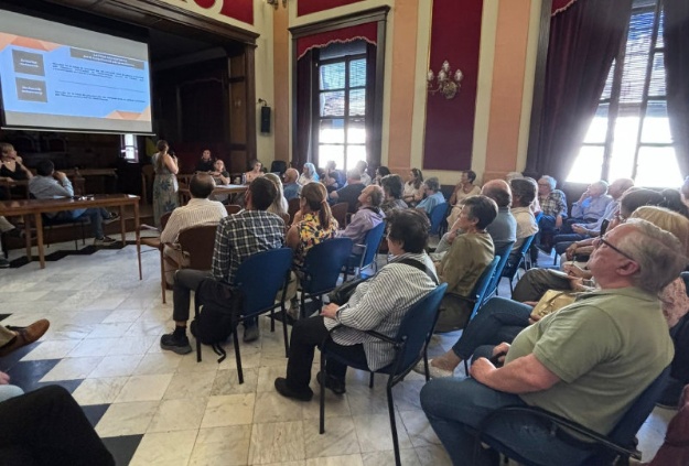 Reunió sobre el procés de conversió en zona de vianantsalització