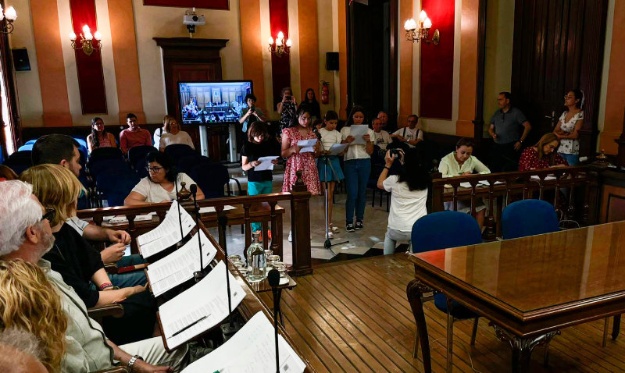 Participación de niños y niñas en el Pleno del Ayuntamiento en el mes de junio
