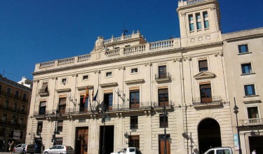 Façana principal de l'Ajuntament d'Alcoi