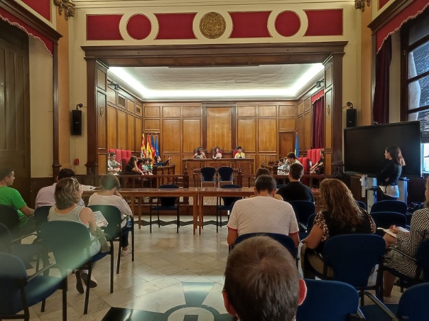 clia a la sala de plens