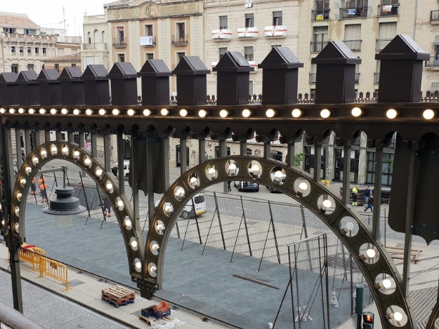 Detalle de la Enramada de la Plaça d'Espanya vista desde el Ayuntamiento